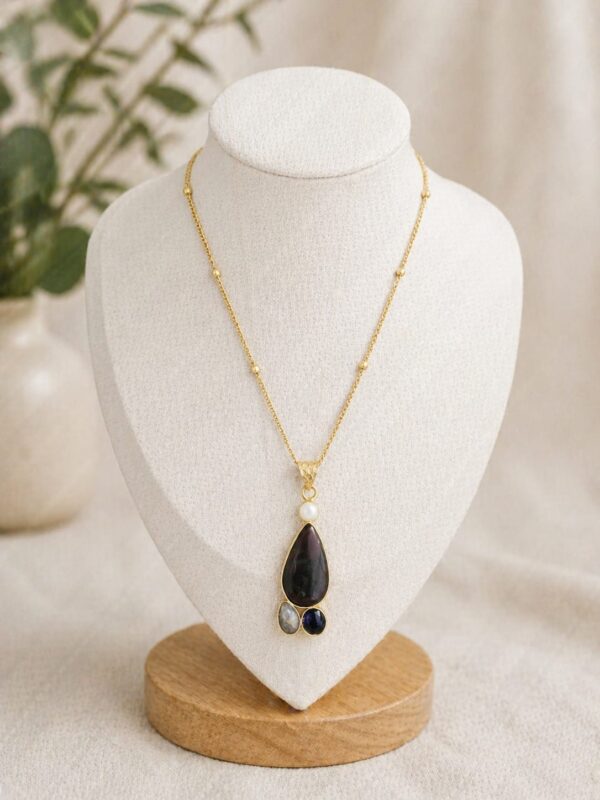 Elegant Pearl Multi-Stone Pendant Necklace
