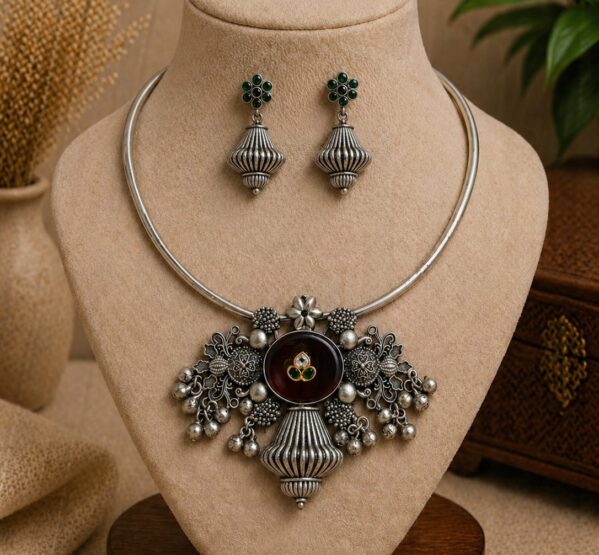 Maroon Stone Floral Hansli Necklace Set