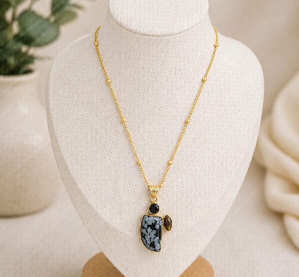 Snowflake Stone Pendant Necklace