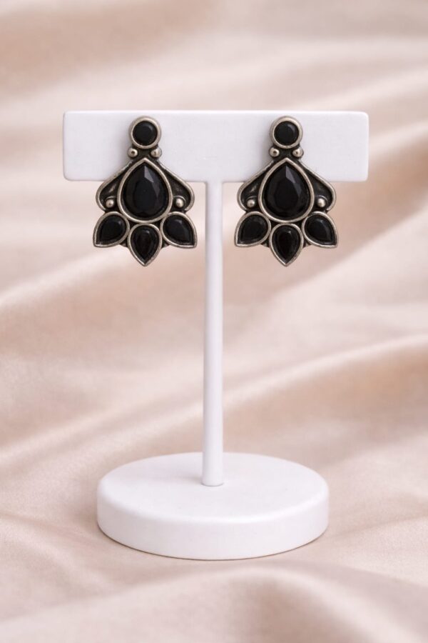 Black Stone Floral Stud Earrings