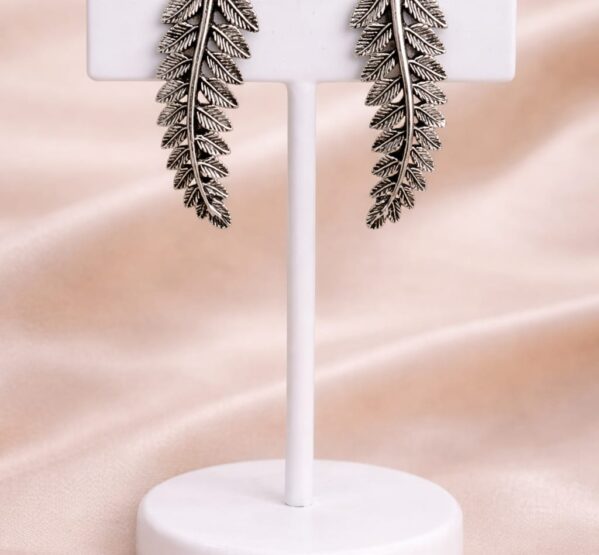 Leaf Pattern Stud Earrings