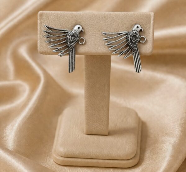 Vintage Parrot Motif Stud Earrings