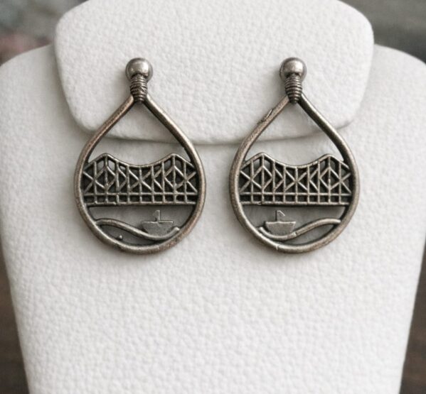 Bridge Motif Stud Earrings
