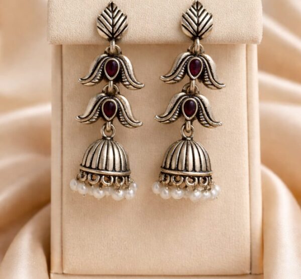 Wine Kundan Oxidised Jhumka Earrings