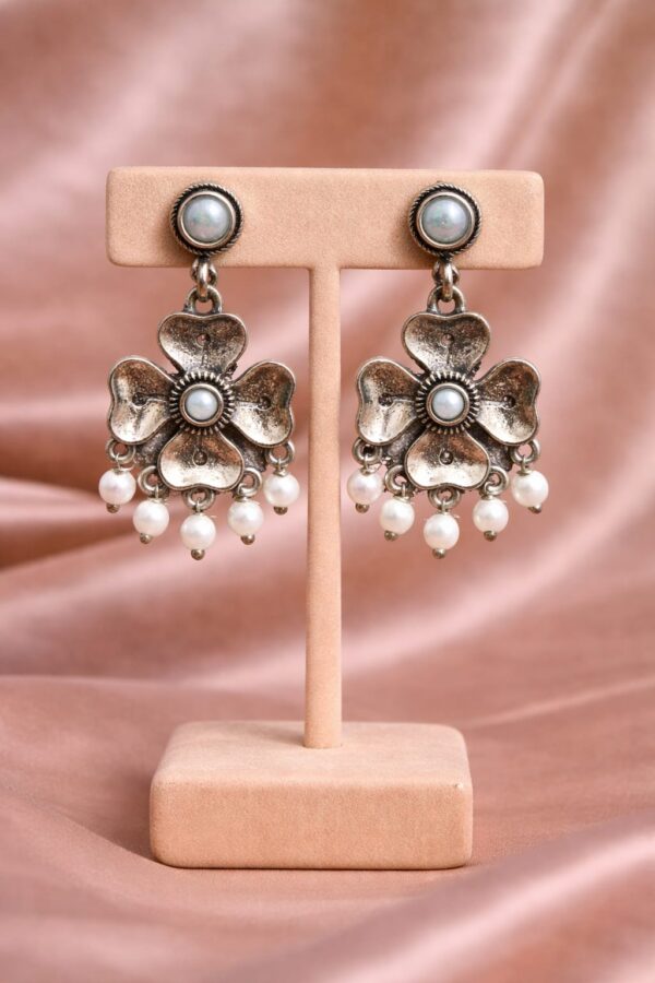 Pearl Bloom Floral Earrings