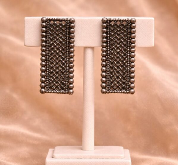 Antique Rectangle Mesh Stud Earrings