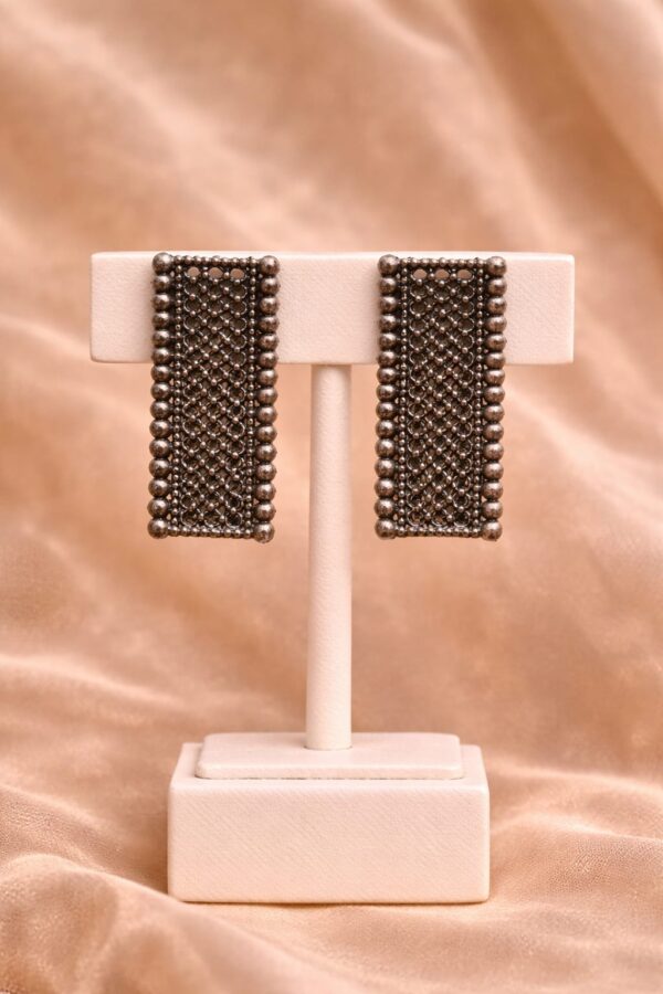 Antique Rectangle Mesh Stud Earrings