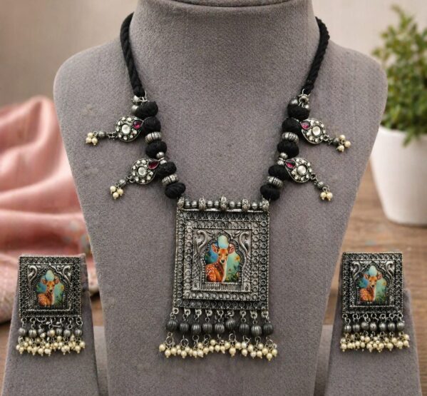 Deer Motif Pearl Drop Necklace Set