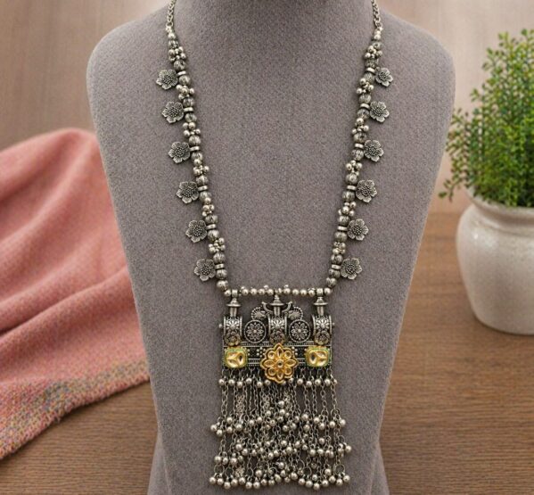 Floral Charm Tassel Pendant Necklace