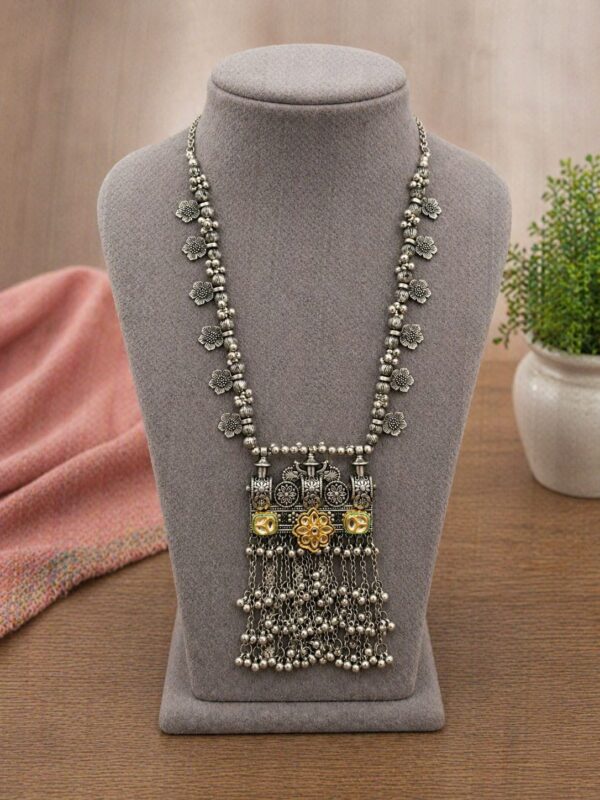 Floral Charm Tassel Pendant Necklace