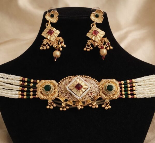 Heritage Temple Pearl Choker Set