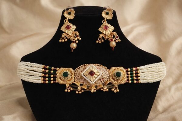 Heritage Temple Pearl Choker Set