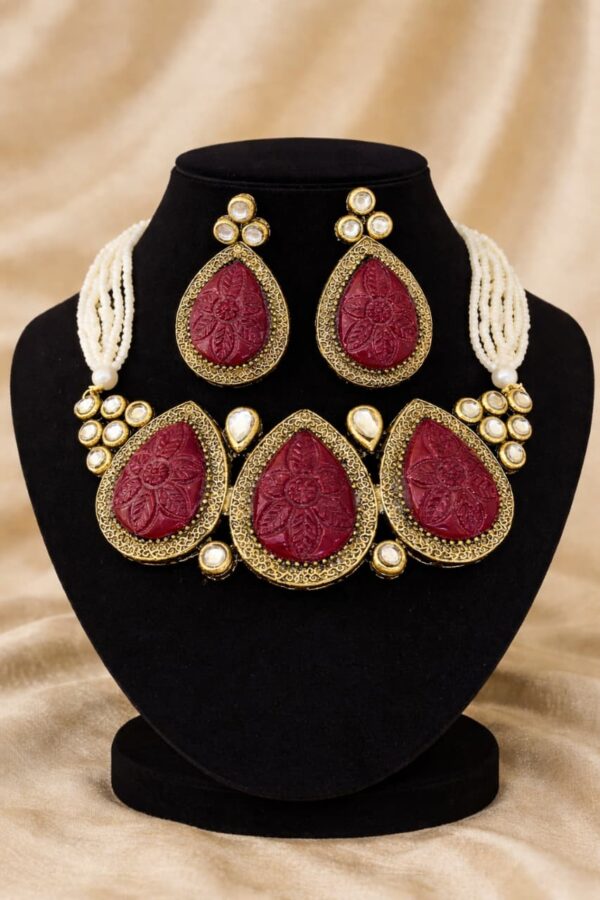 Antique Carved Drop Choker Set