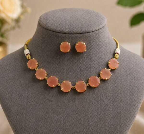 Peach Glow Stone Choker Se