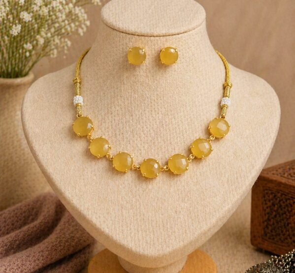 Golden Honey Stone Choker Set