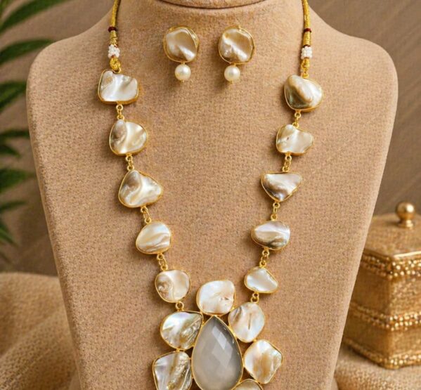 Mother of Pearl Designer Necklace Set