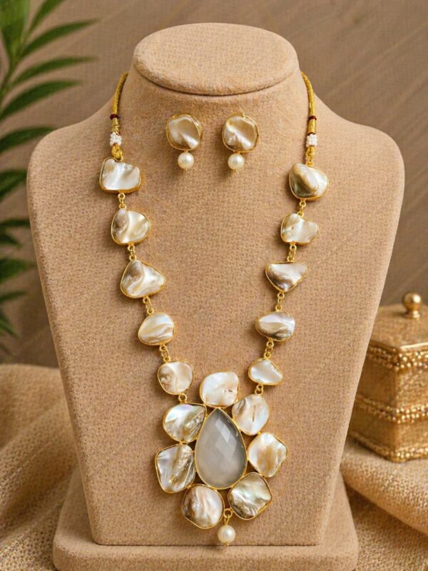 Mother of Pearl Designer Necklace Set