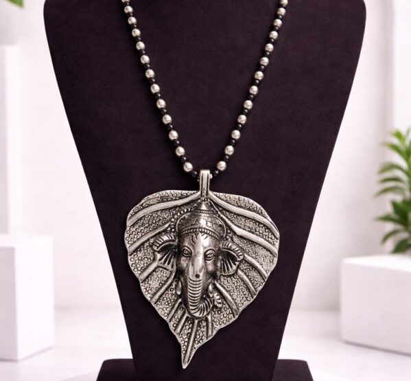 Ganesha Leaf Pendant Long Necklace