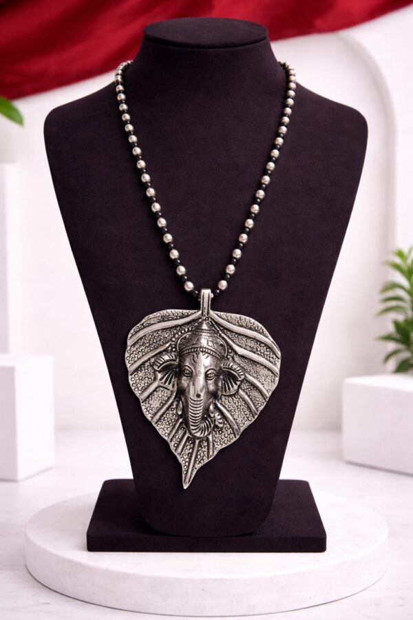 Ganesha Leaf Pendant Long Necklace
