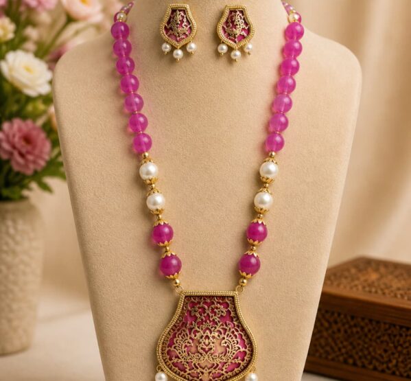 Thewa Style Kundan Beaded Pendant Necklace Set