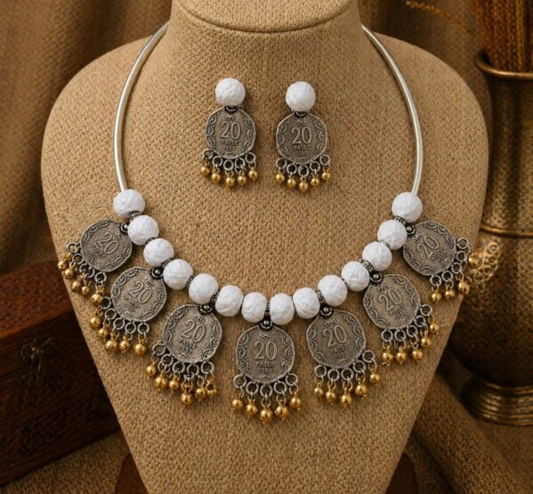 White Bead Coin Charm Hansli Set