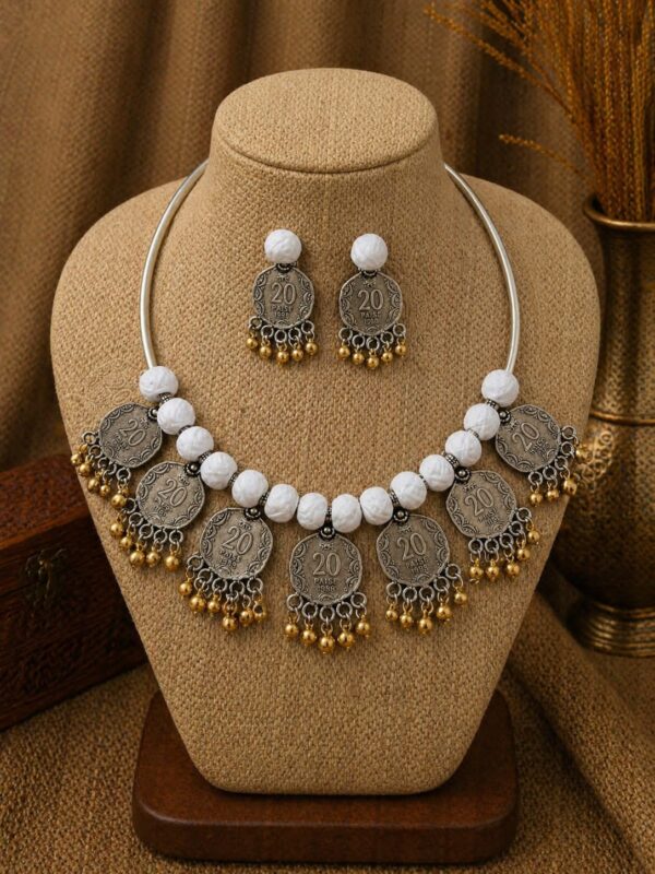White Bead Coin Charm Hansli Set