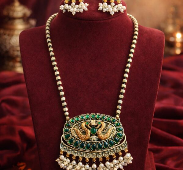 Rajvanshi Mayur Kundan Necklace Set