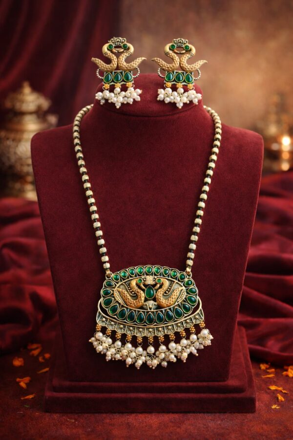 Rajvanshi Mayur Kundan Necklace Set