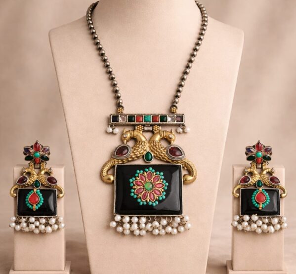Royal Noir Peacock Statement Set